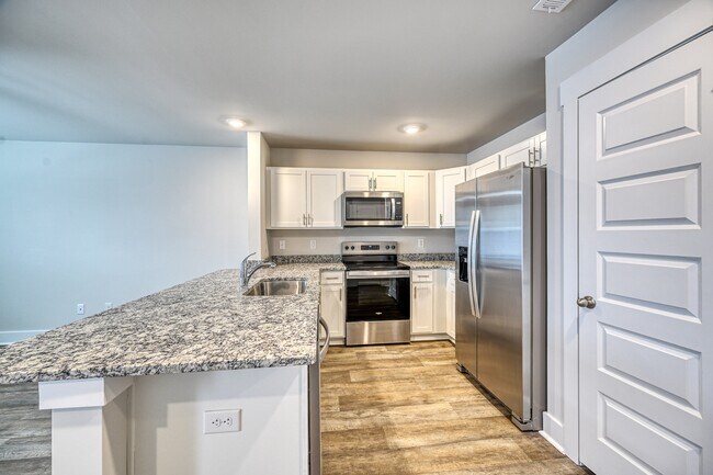 Building Photo - 103 S Grassland Rd