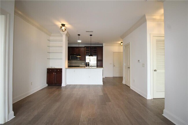 Building Photo - 901 Abernathy Rd NE