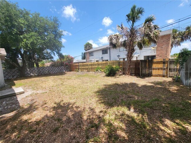 Building Photo - 3215 51st Ave Terrace W