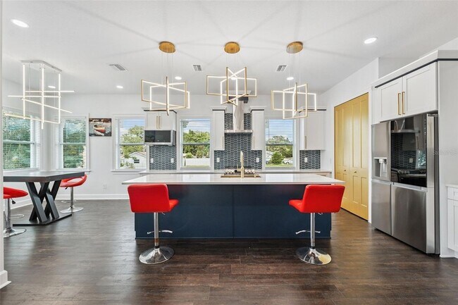 Building Photo - 8605 Inwood Dr