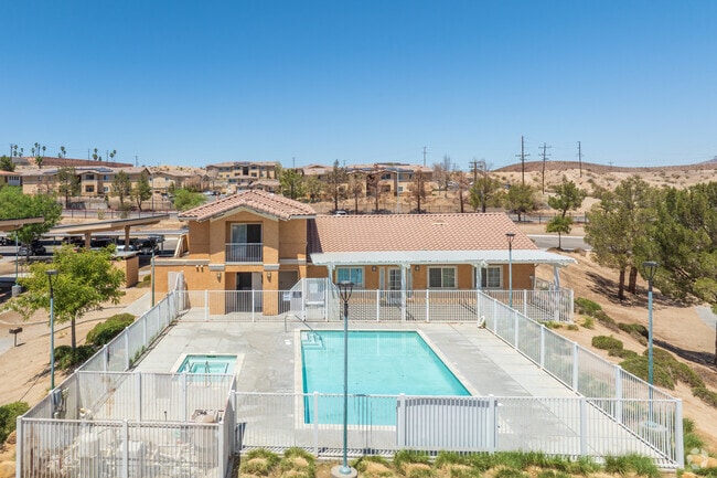 Building Photo - Suncrest