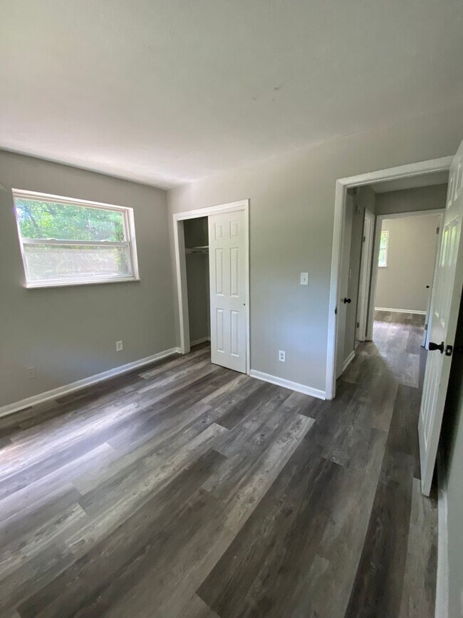 Building Photo - 1600-1604 Dewitt Drive