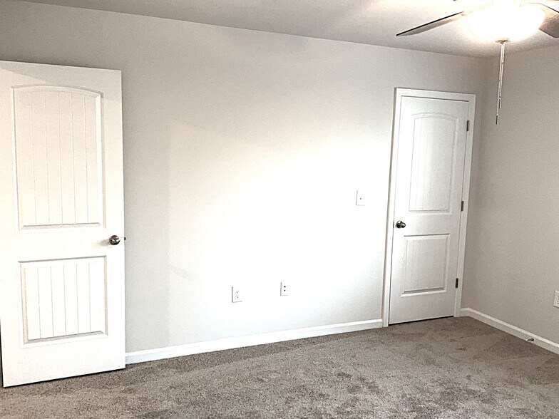 Building Photo - 3120 Emberly Dr