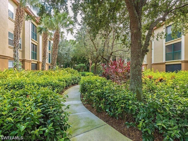 Building Photo - 8940 Colonnades Ct E
