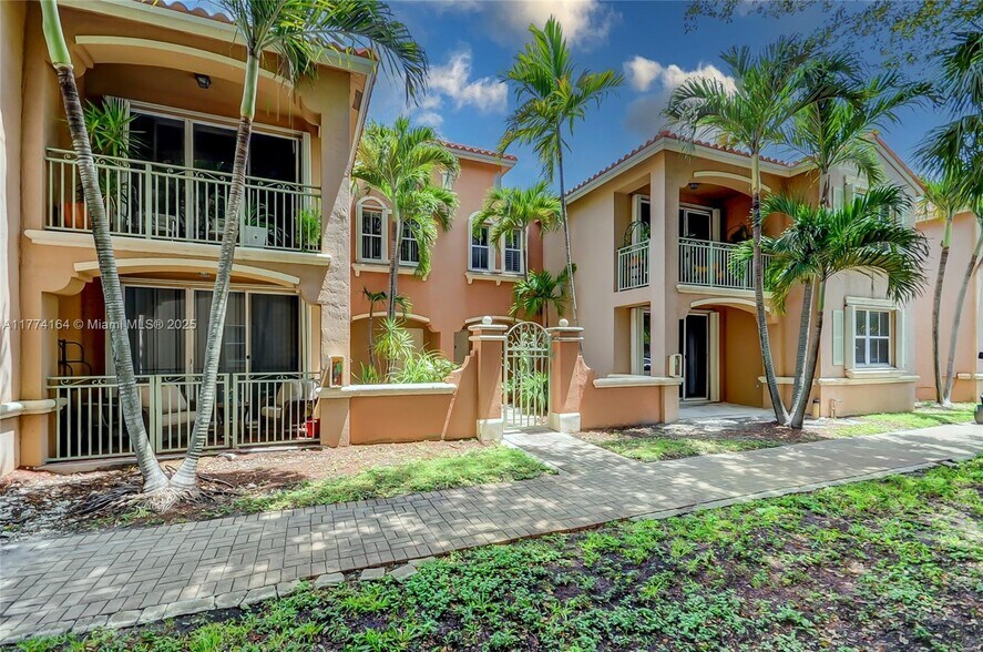 Primary Photo - 6740 NW 114th Ave