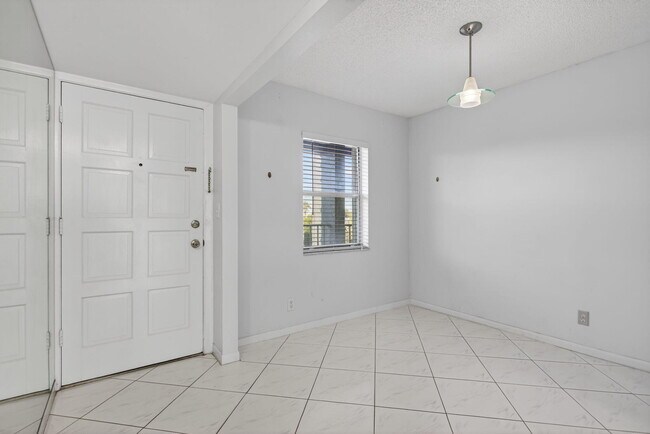 Building Photo - 777 S Federal Hwy