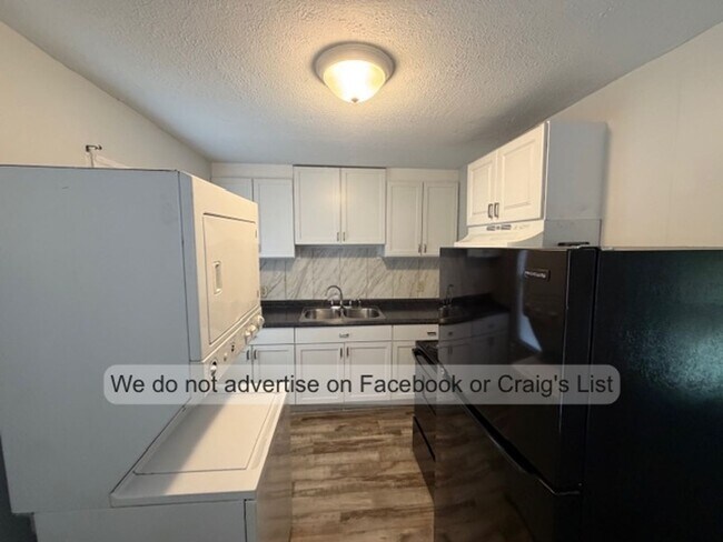 Building Photo - Blake Street &amp; Facility Drive Duplex