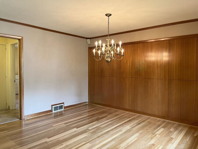 Building Photo - Timeless Character Meets Spacious Living i...