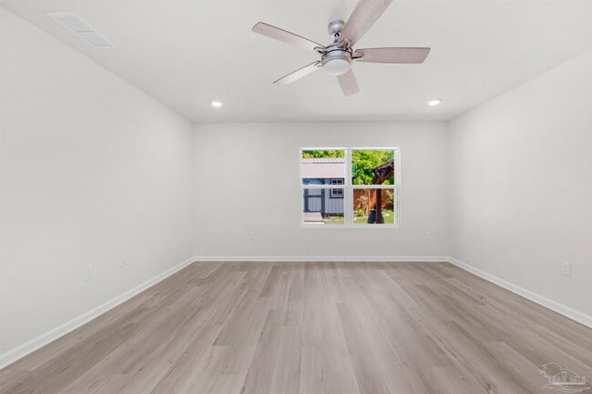 Building Photo - 5277 Peach Dr