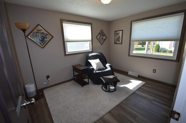 Building Photo - 610 Elizabeth St