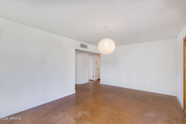 Building Photo - 3412 E Turney Ave
