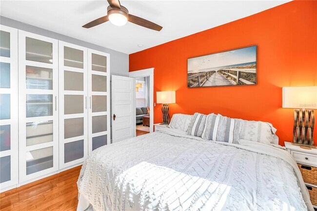 Building Photo - 748 11th Ave N