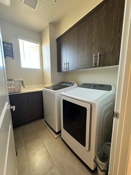 Laundry Room - 10725 Portico Cir