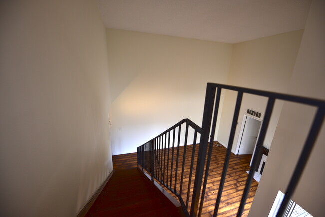 Building Photo - 1339 N Columbus Ave