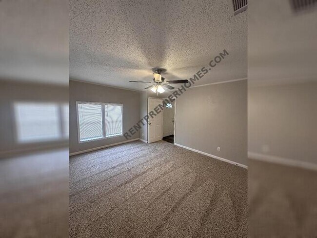 Building Photo - 2101 Flannery Dr