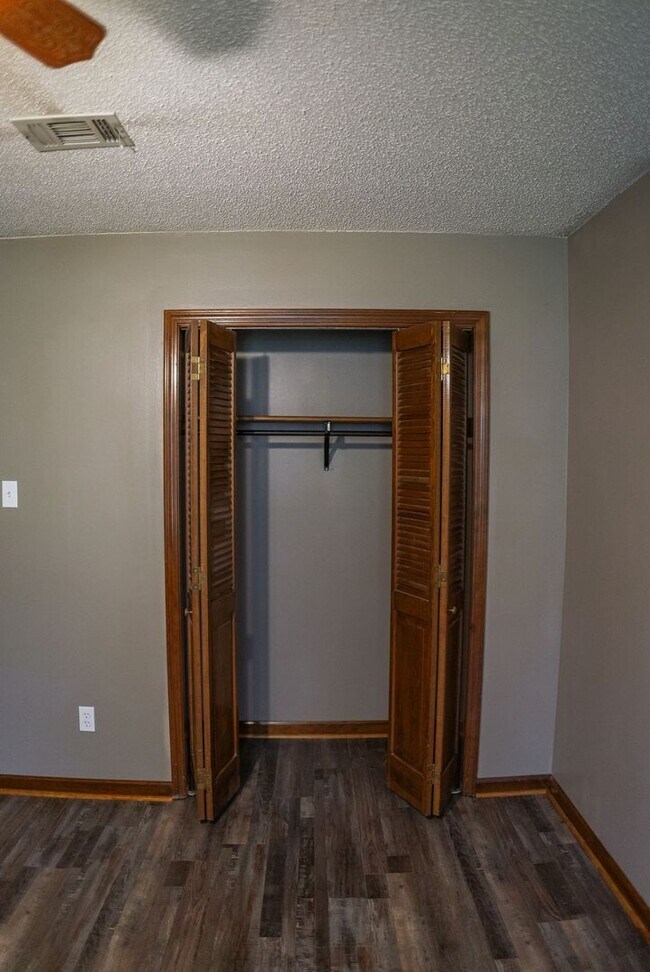 Building Photo - Sherwood Oasis