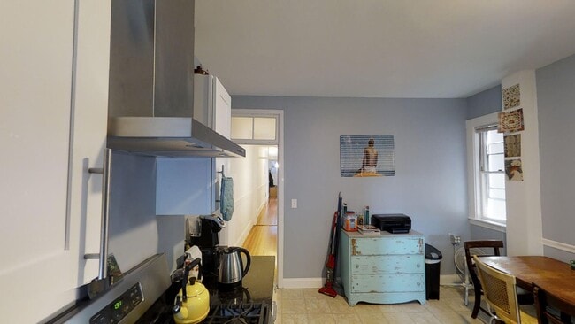 Building Photo - 9/1 No Fee! Renovated 3BR near Central/Kendall/Inman