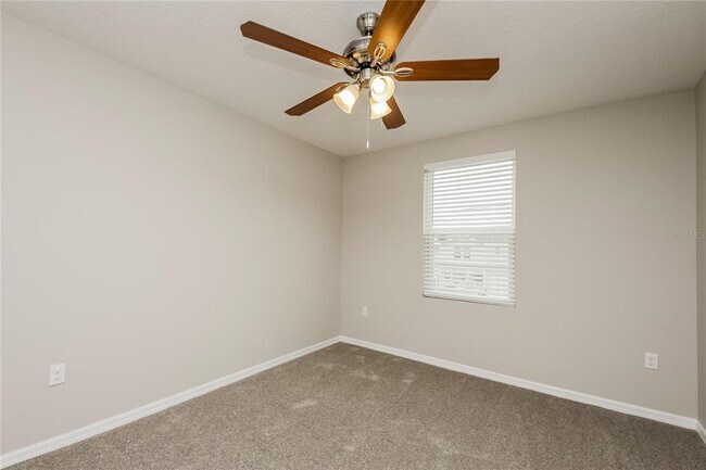 Building Photo - 318 Fern Ct