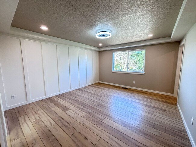 Building Photo - 3 Bedroom, 2.5 Bathroom New Build Available Now!