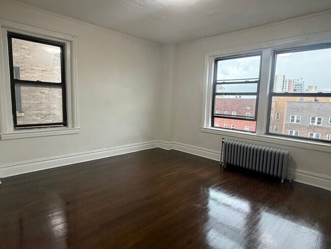 Building Photo - 157 S Harrison St