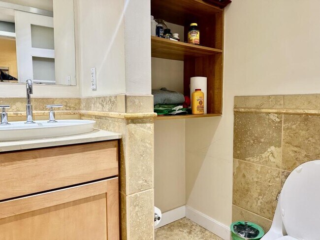 Building Photo - 2 bedroom in Boston MA 02127