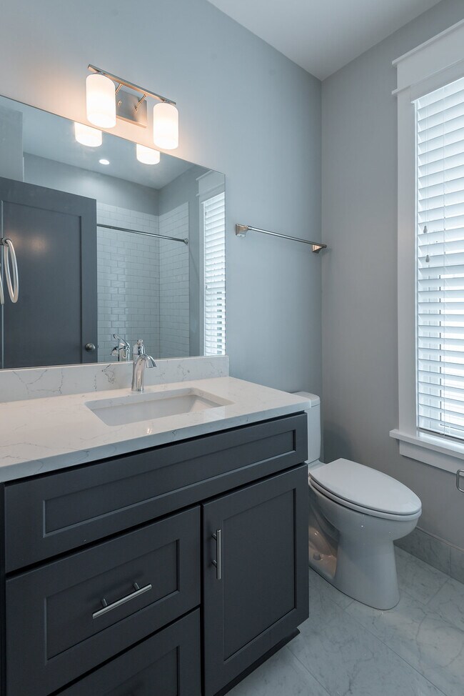 Building Photo - 8 Sanctuary Ct