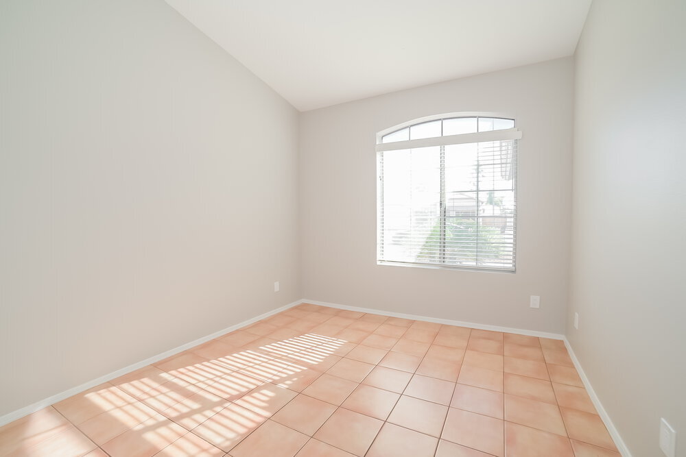 Building Photo - 6566 E Fox St