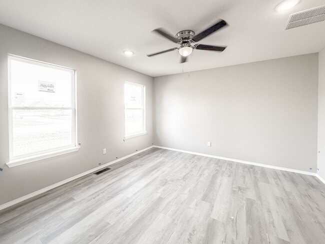 Building Photo - Brand New Home!!