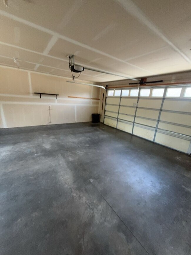 Building Photo - 208 Bentley Park Loop