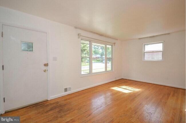 Building Photo - 1111 Gilbert Rd