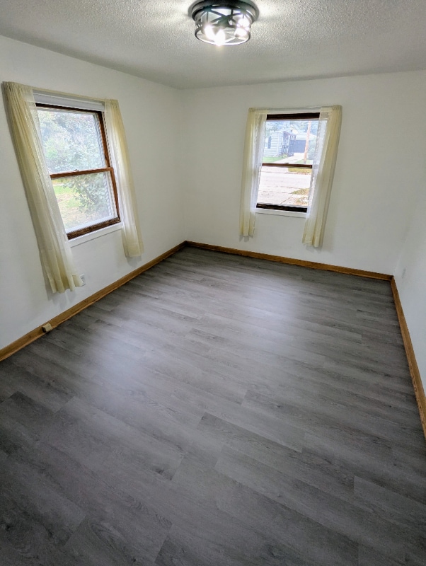 Building Photo - 1810 Midway Dr