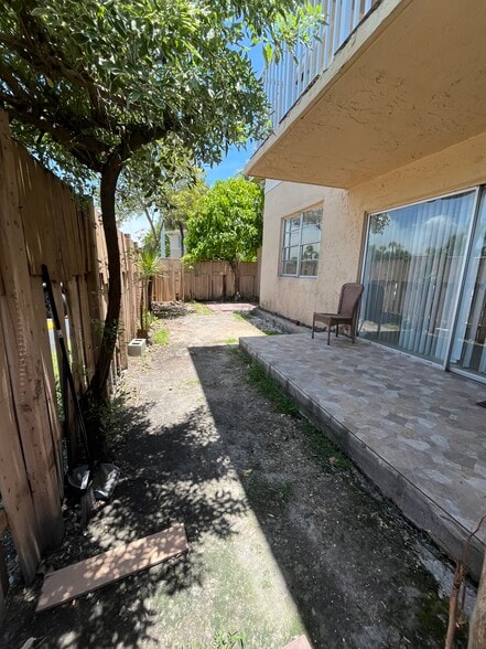 Building Photo - 4190 NW 79th Ave