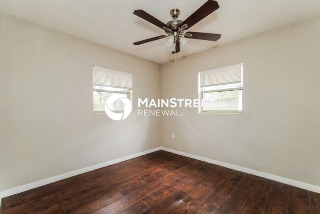 Building Photo - 3 Bedroom Pet-Friendly Home in Orlando, FL with Main Street Renewal