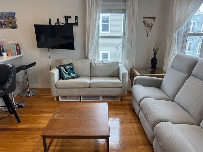 Building Photo - 9 Harding St