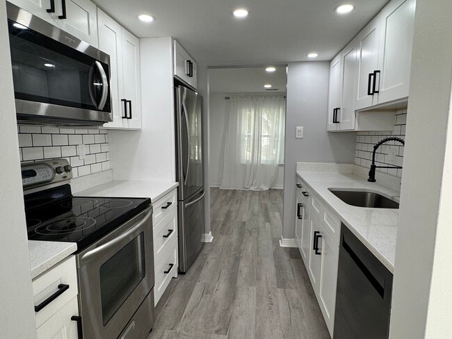 Building Photo - 5585 Hecate Ct