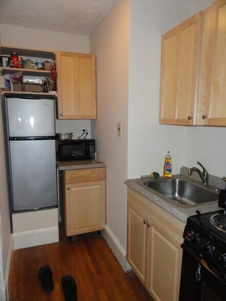 Building Photo - 402A Highland Ave