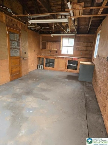 Building Photo - 505 Penn St