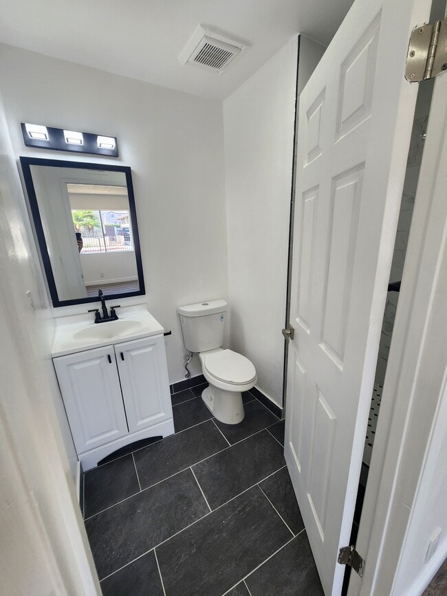 Building Photo - 1450 W 146th St