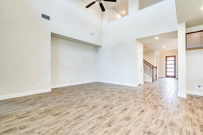 Building Photo - 6513 Folsom Ave