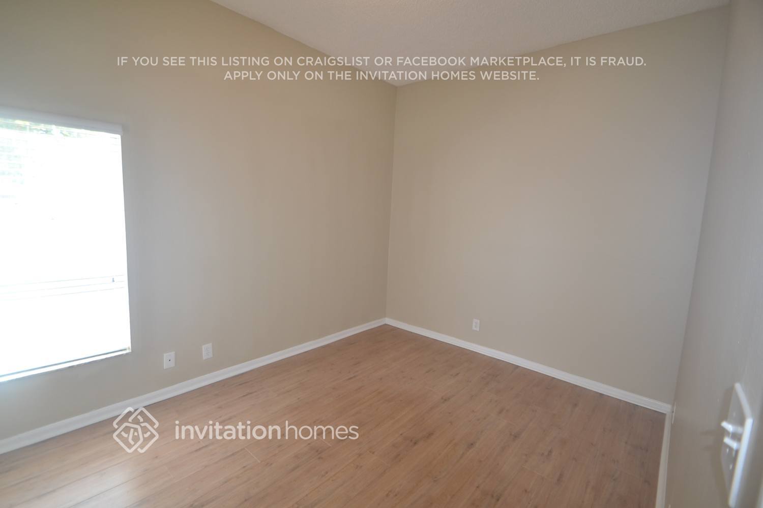 Building Photo - 12770 Kingsway Rd