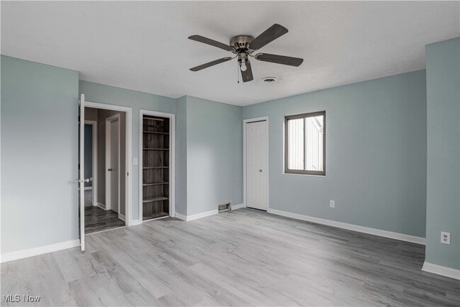 Building Photo - 27 Landings Way