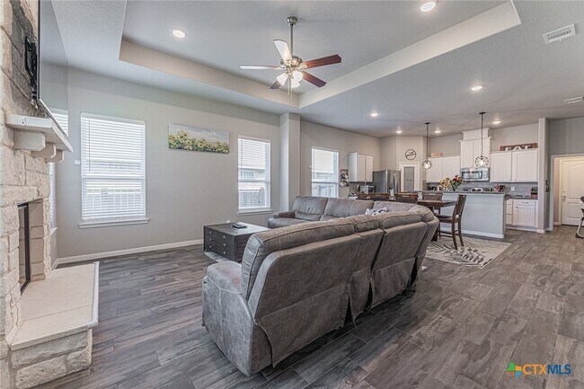 Building Photo - 810 Earp Dr
