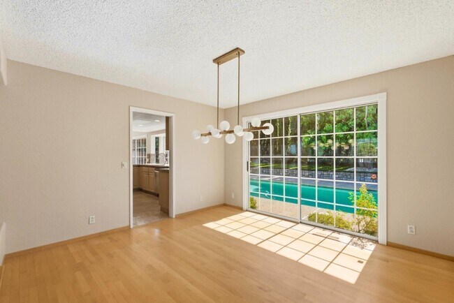 Building Photo - 7175 Cahen Dr