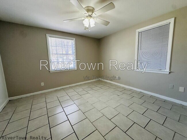 Building Photo - 3627 N Lloyd Cir