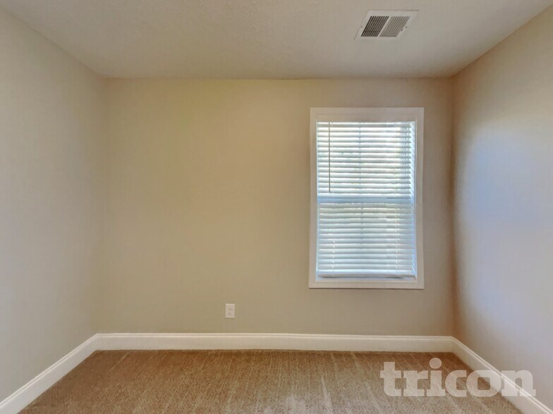 Building Photo - 189 Bonnell Dr