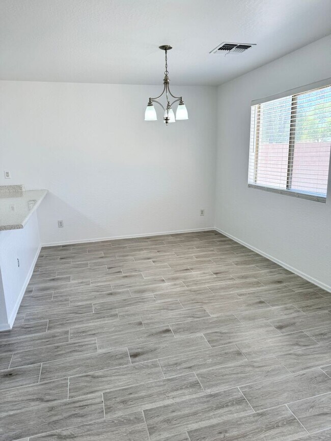 Building Photo - 8464 W Forest Grove Ave