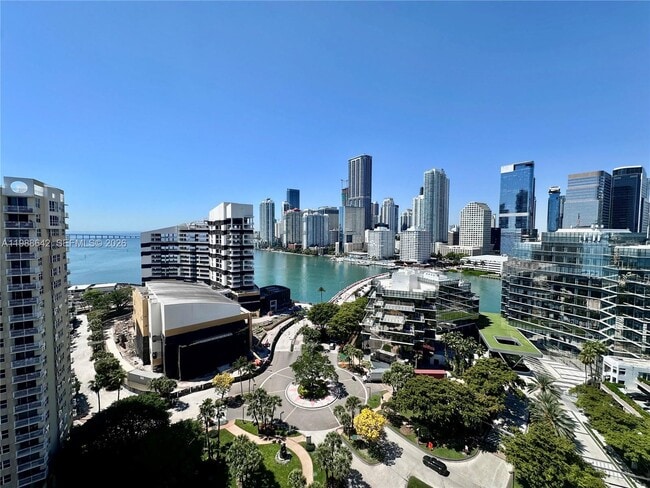 Building Photo - 520 Brickell Key Dr