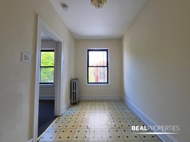 Building Photo - 0 bedroom in CHICAGO IL 60625