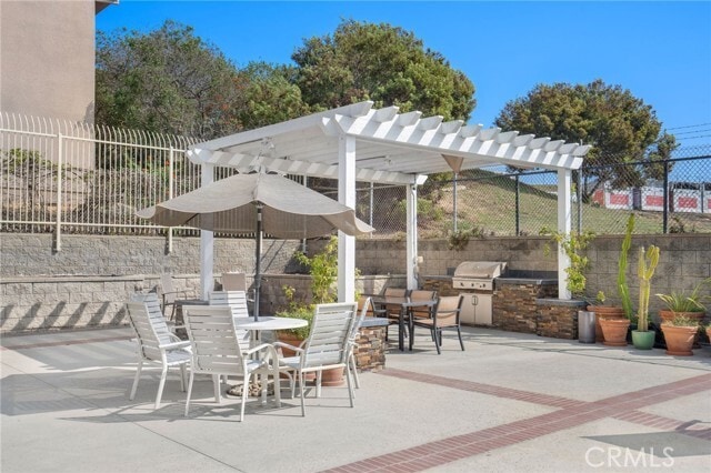 Building Photo - 8828 Pershing Dr