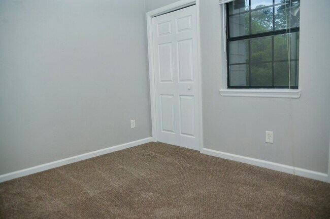 Building Photo - 4889 Old Bainbridge Rd